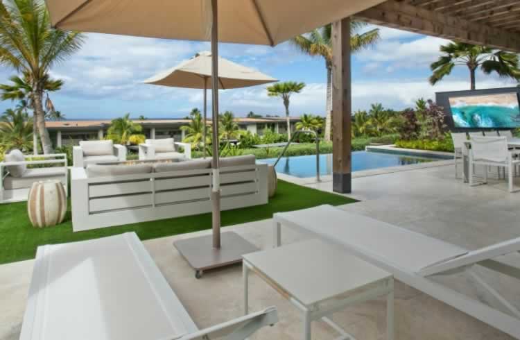 outdoor patio area all clean externally